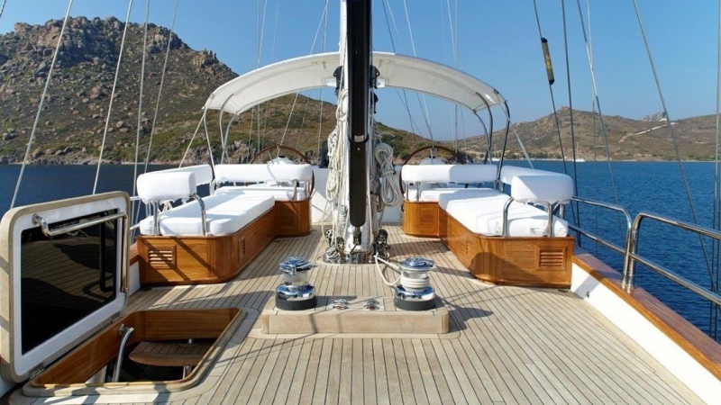 Glorious-motor-sailer-yacht