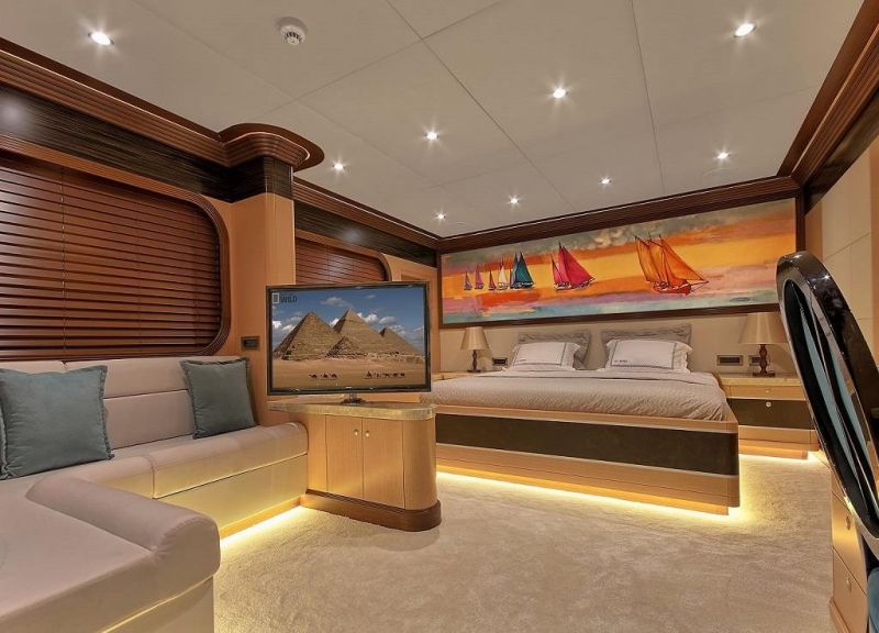 Meira-super-luxury-yacht